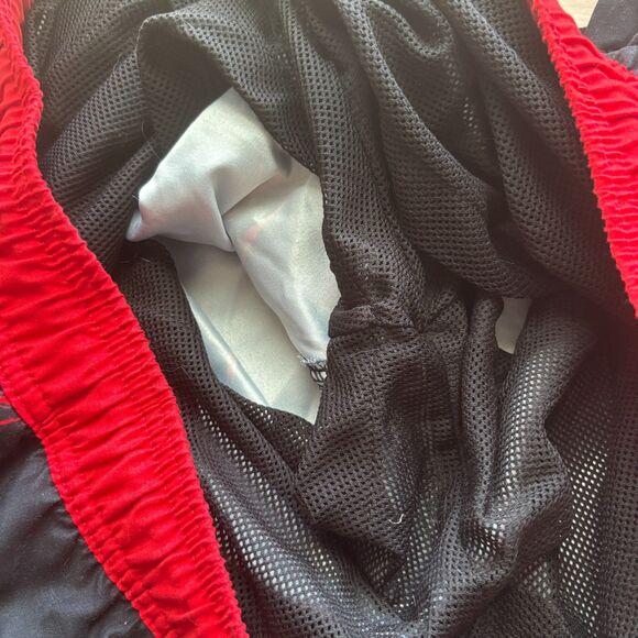 Hot Topic A Nightmare On Elm Street Glove Swim Trunks Freddy Krueger Medium G202 - Picture 5 of 10